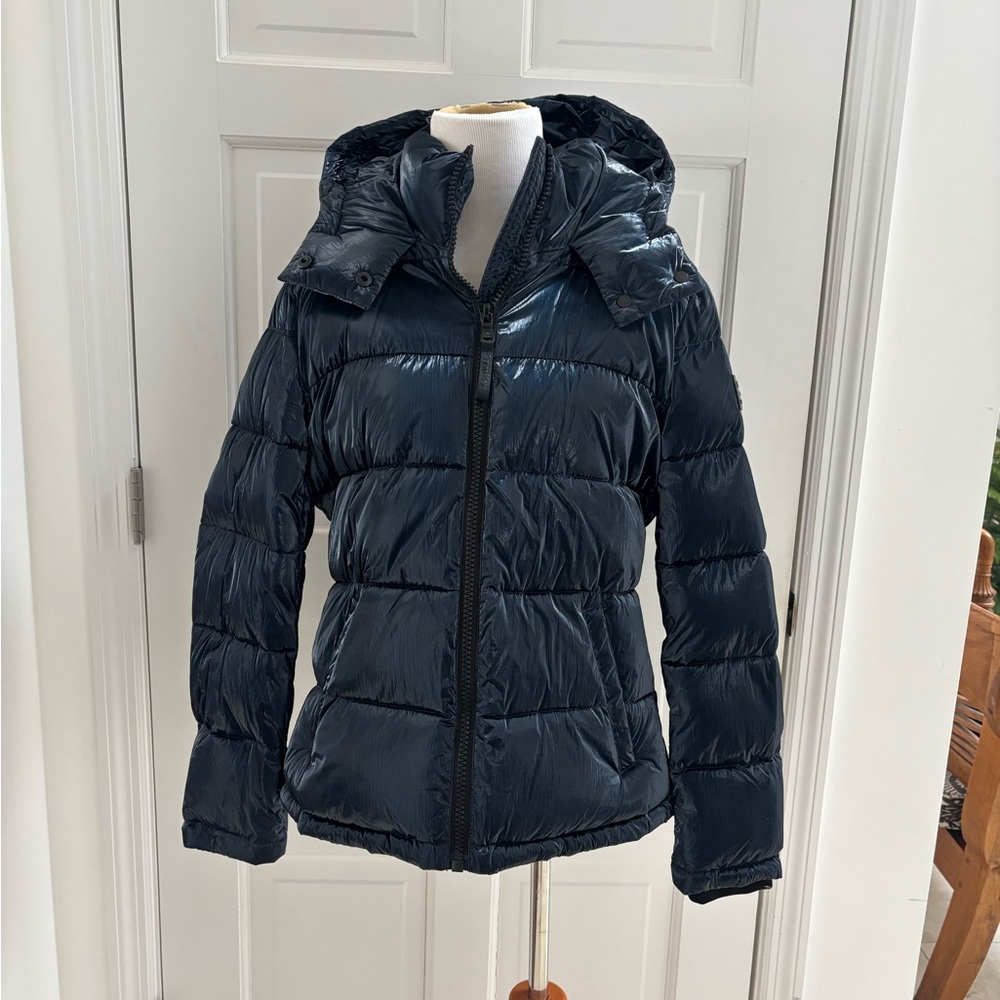 Calvin Klein Women’s Metallic Blue Puffer Jacket Size Medium excellent condition